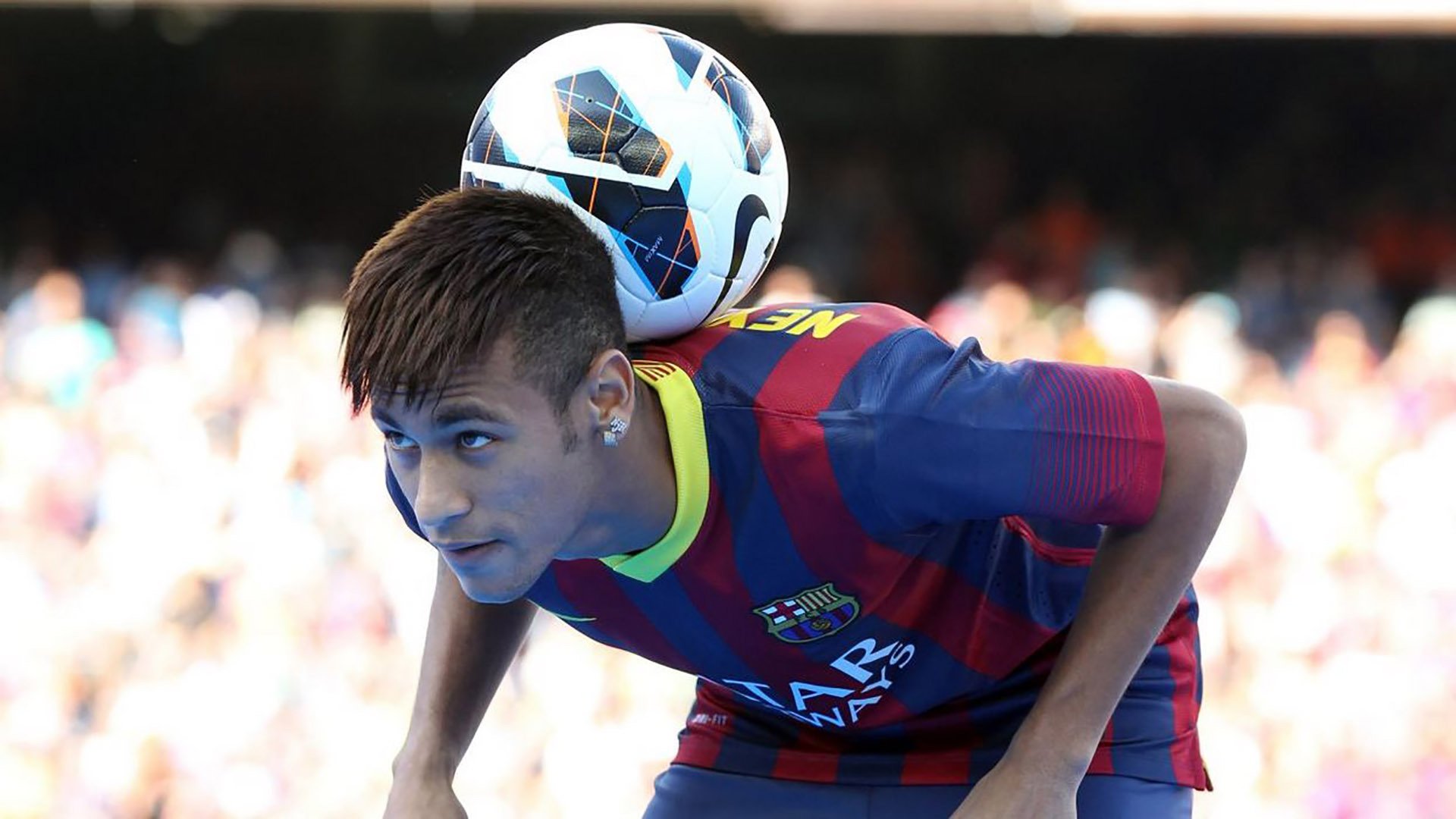 跨界同场竞技!樊振东首度英超现场体验引媒体关注,樊振东侯英超